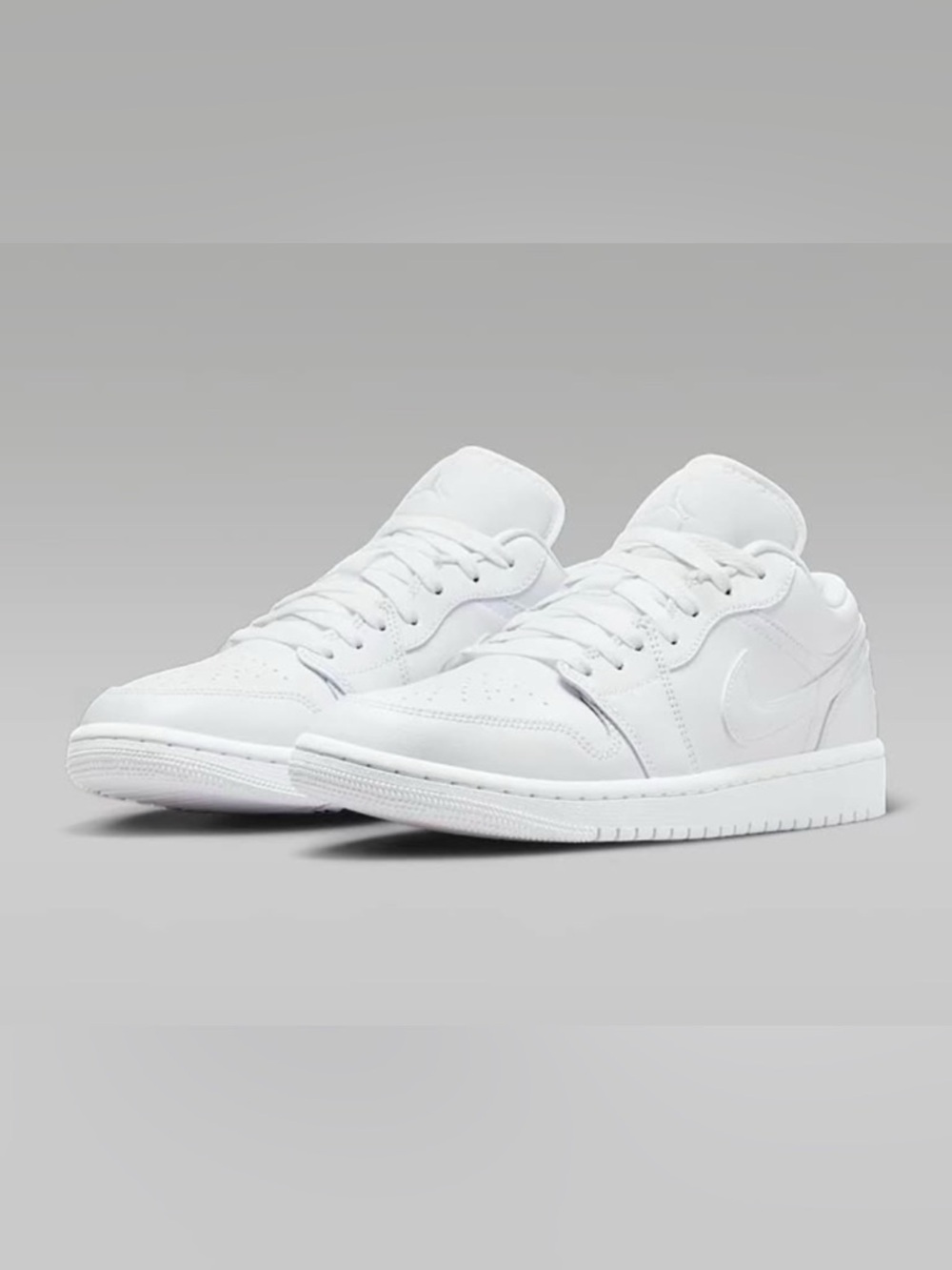 Jordan Women’s white Air Jordan 1 Low size 9